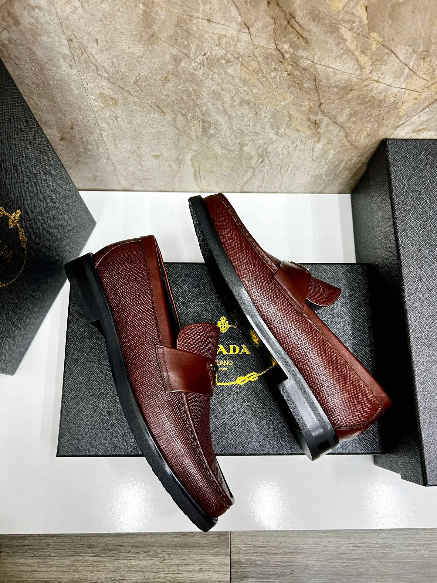 PRADA~ Size: 38-44 (customized 45/46 P: 💰880 P's original official website new high-end men's leather shoes, top-quality original replicas, made of imported open edge beads/calf leather, calf leather breathable lining, original leather outsole!